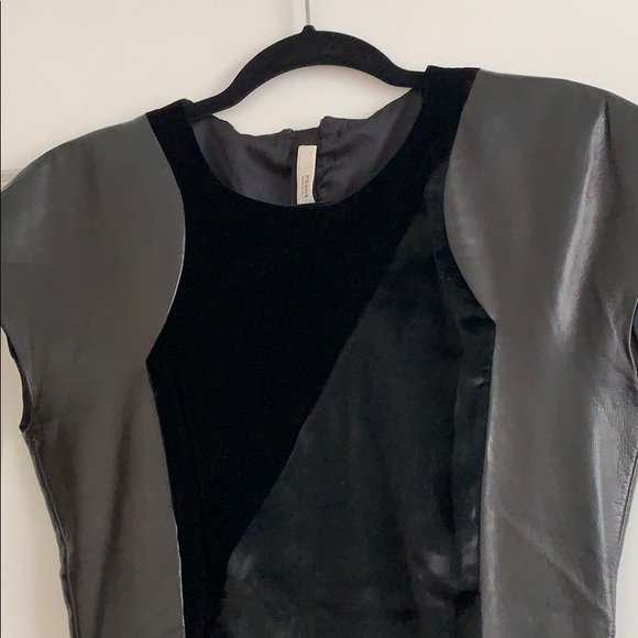 Gorgeous Prada dress - Picture 4 of 8